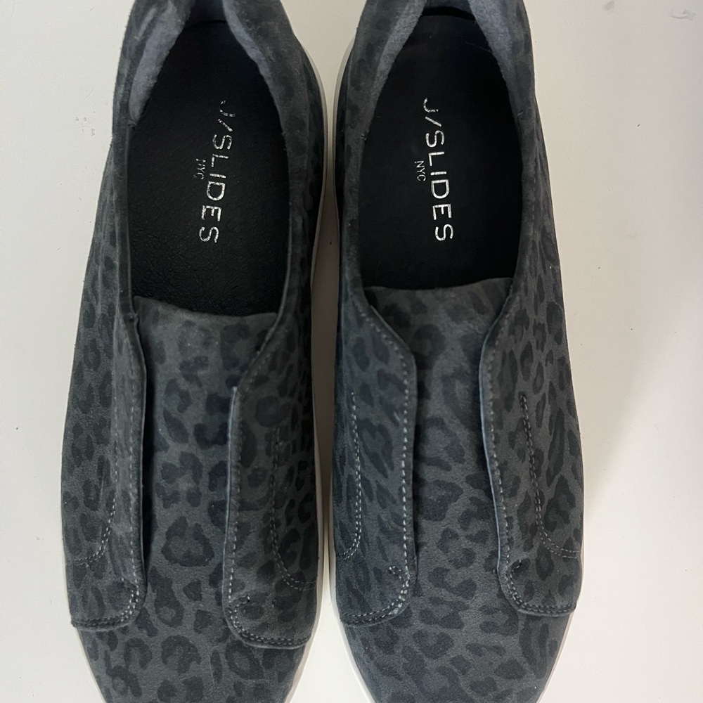 NEW J Slides Gray Slip-On Sneakers with Textured Design
